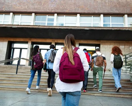 As Young Men Move Toward Conservatism, the Rise of the 'New Chill Girl' Trend Becomes Apparent