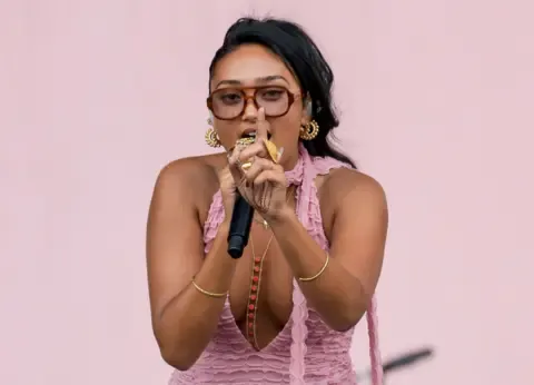 Joy Crookes Embracing Flawless Standards – Her Music Benefits for It